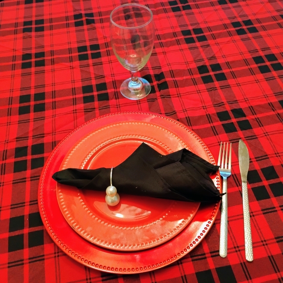 Set of 4 metallic red charger plates 13" beaded rim holiday table decor hosting - Picture 1 of 3